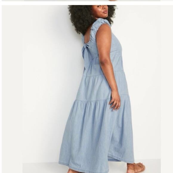 OLD‎ NAVY FIT & FLARE MAXI DRESS COTTON CHAMBRAY TIERED LIGHT WASH BLUE - Picture 3 of 12